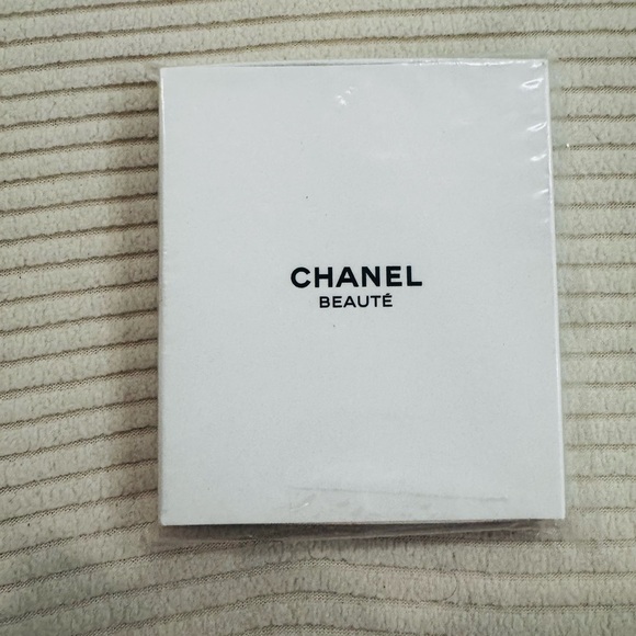 Chanel Beauté Blue and Gold Ornament - Picture 4 of 4